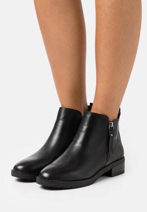 Classic ankle boots - black