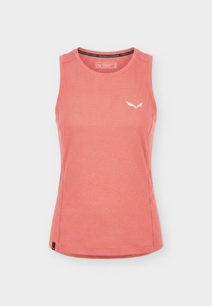 Korallenfarbenes ärmelloses sportliches Tanktop mit rundem Ausschnitt und kleinem weißem Logo auf der linken Brust vor hellgrauem Hintergrund.