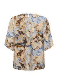 Kurzarmpullover mit lockerer Passform in einem beigen, blauen und braunen Batikmuster sowie einem kleinen Knopfverschluss am Rücken des Halsausschnitts.