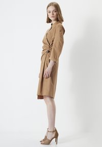 Ipekyol REGULAR FIT ASYMMETRIC BUTTONED - Vestido camisero - natural