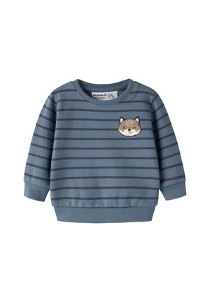 Blå og mørkegrå stribet langærmet sweatshirt til småbørn med et lille broderet ulvehoved på brystet.