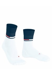 Calzini bianchi alla caviglia con un risvolto a coste blu navy, caratterizzati da un motivo a strisce orizzontali in blu navy, rosso e bianco vicino alla parte superiore.