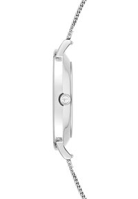 Silberner Uhr mit rundem Gehäuse, glatter Oberfläche, einer auffälligen Krone an der Seite und einem metallischen Mesh-Armband.