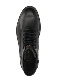 Schwarze Ledersneaker mit strukturiertem Obermaterial, runder Kappe und Schnürdesign. Weiche Innenauskleidung und Gummisohle. Goldfarbenes Markenlogo im Inneren.