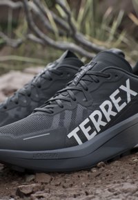 adidas Terrex AGRAVIC 3 - Chaussures de running - core black grey one six