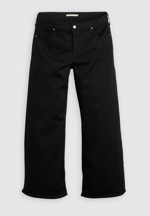 Pantalon noir à jambes larges avec fermeture par bouton et fermeture éclair, passants pour ceinture, et poches avant et arrière sur un fond clair uni.