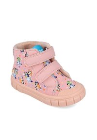 Zapato alto rosa para niños con patrones de perros de dibujos animados, dos correas de Velcro, suela de goma y forro interior de felpa.