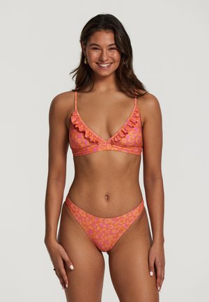 Pink bikini set featuring a ruffled triangle top and low-rise bottom, adorned with a vibrant leopard print in shades of pink and orange.