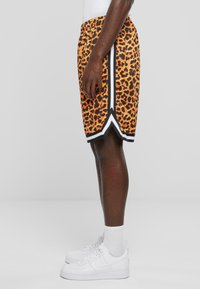 Urban Classics AOP - Šortai - orangeleopard
