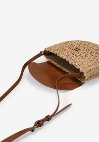 Bosanova CON SOLAPA - Bandolera - tostado