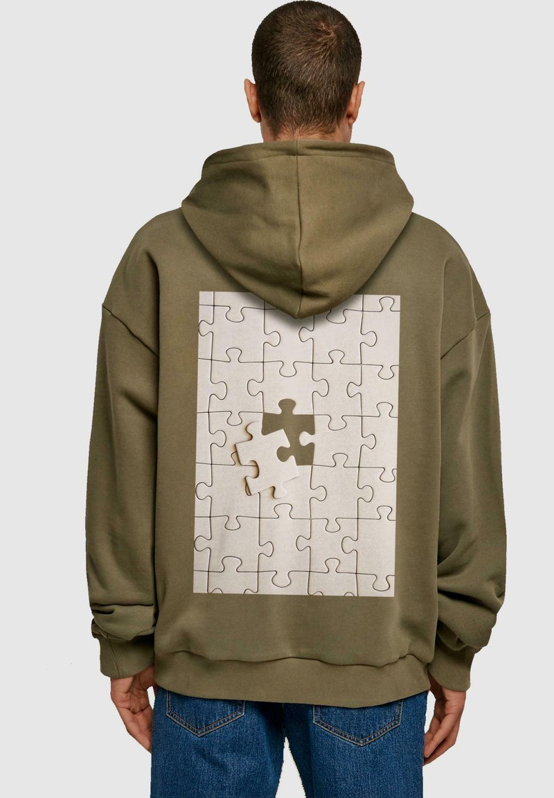 Merchcode MISSING PIECE ULTRA HEAVY - Felpa con cappuccio - olive