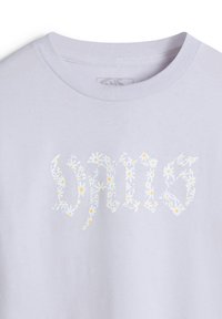 Hellgraues T-Shirt mit floralem Druck in Gelb und Weiß, der das Wort "VANS" bildet. Rundhalsausschnitt und kurze Ärmel, weicher Stoff.