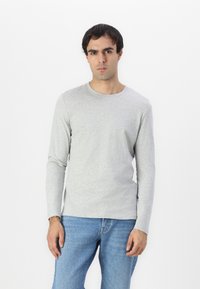 Thumbnail Image 3