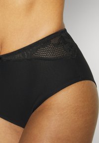 Triumph MODERN MAXI - Īsās apakšbikses - black