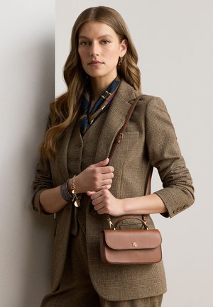 Lauren Ralph Lauren, LEATHER MARCY CROSSBODY WALLET - Τσάντα χειρός - brown