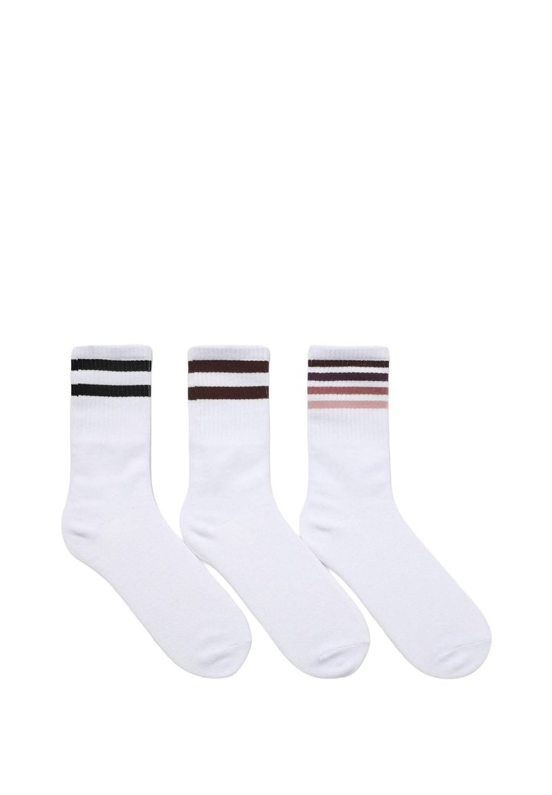 Tre paia di calzini bianchi con fasce a righe contrastanti alla caviglia; i colori comprendono nero, bordeaux scuro e rosa. Materiale morbido, lunghezza alla caviglia.