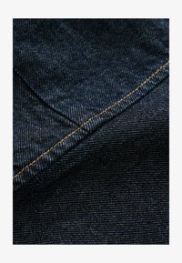 Izbrano, rinse blue