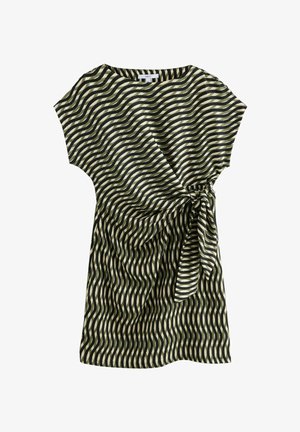 Kortärmad klänning i grönt och krämfärgat med vågiga mönster. Har en omslagdesign och en knytning i midjan för en åtsittande look. Mjuk tygkvalitet.