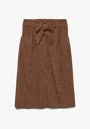 Bruine corduroy rok met een ceintuur in de taille, voorknoopsluiting en twee zijzakken. Glad textuur met een verticaal ribbelpatroon.