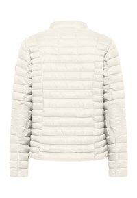 Lekki, kremowy puchowy płaszcz z pikowanymi poziomymi paskami, stójką i łatami na łokciach. Gładka tekstura i luźny krój.