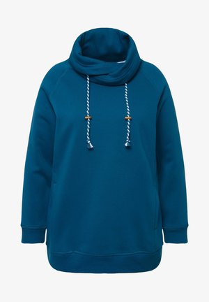 Sudadera en tono verde azulado con cuello tipo cowl, cordones ajustables con detalles dorados, mangas largas y un bolsillo delantero. Tejido suave con una textura lisa.