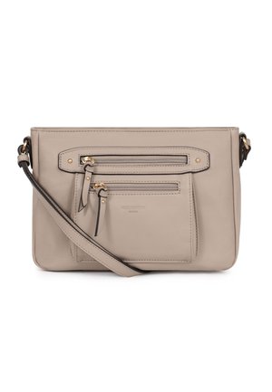 Beige leren crossbodytas met twee voorvakken met ritssluiting, hardware in goudkleur en een verstelbare riem.