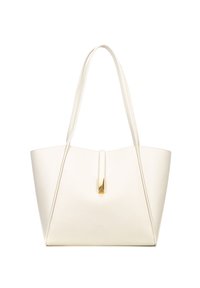 Witte leren tote bag met een geometrisch ontwerp, voorzien van een platte bodem, twee lange handvaten en een gouden hardware-accent in het midden.