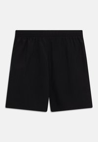 Schwarze Sportshorts aus leichtem Material, mit elastischem Bund und ohne Taschen, mit glatter Textur und schlichtem Design.