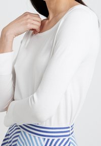 WEEKEND MaxMara Pullover - white