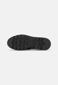 Kanna Sapatos sem atacadores - black