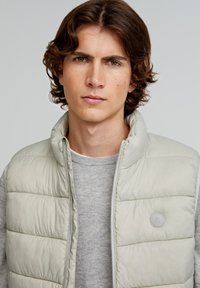 Scalpers NEW GSTAAD  - Vest - cream