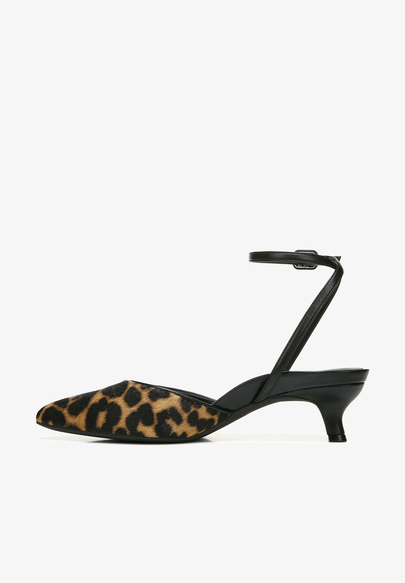 Talons aiguilles à bride arrière au motif léopard avec un bout pointu, une sangle en cuir noir et un petit talon. Texture douce avec un design élégant.