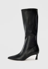 LEISURED - Zābaki - black