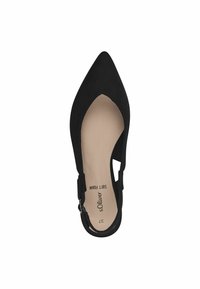 Pump slingback in suede nero con punta sagomata, dettagli a taglio, soletta in schiuma morbida e cinturino alla caviglia regolabile. Taglia 37 contrassegnata all'interno.
