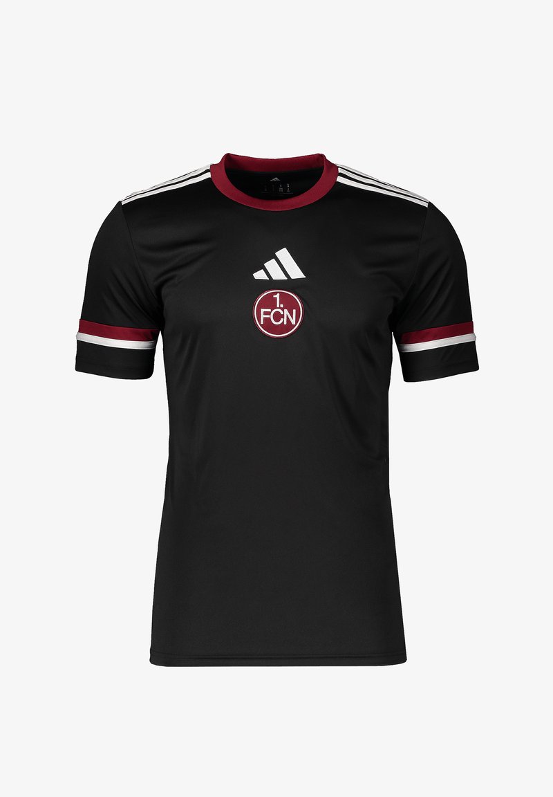 Maillot de sport noir à manches courtes avec col et accents bordeaux sur les manches, logo Adidas blanc au-dessus d'un écusson bordeaux du club de football 1. FCN.