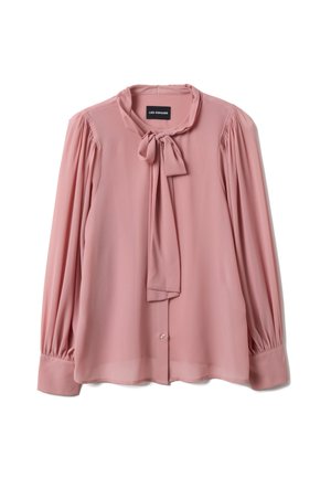 Blusa de manga larga color rosa empolvado con cuello con lazo atado, hombros plisados y puños con botones, etiquetada "LES COPAINS".