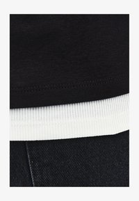 Unausgewählt, black ice milk