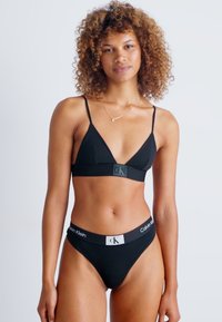 Calvin Klein Underwear UNLINED TRIANGLE CK ESTABLISHED - Trikotni modrček - black/blue