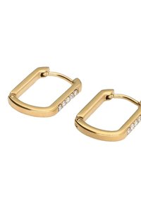 Boucles d'oreilles en or en forme de cerceau avec un design carré, ornées d'une rangée de petits cristaux transparents et d'une texture métallique lisse.