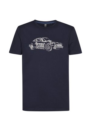 Tricou bleumarin din bumbac cu guler rotund, având print grafic alb cu o mașină și textul "PETROL" dedesubt.