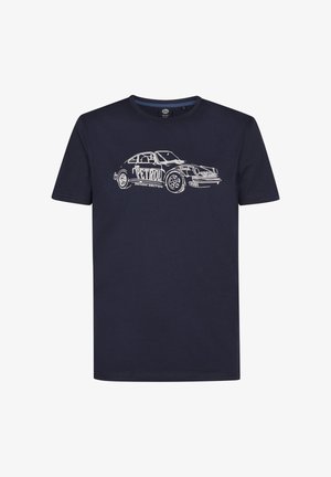 Mørkeblå t-shirt lavet af bomuld med rund hals, udstyret med et hvidt grafisk tryk af en bil og teksten "PETROL" nedenfor.