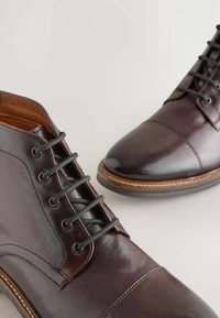 Next REGULAR FIT - Botines con cordones - burgundy red