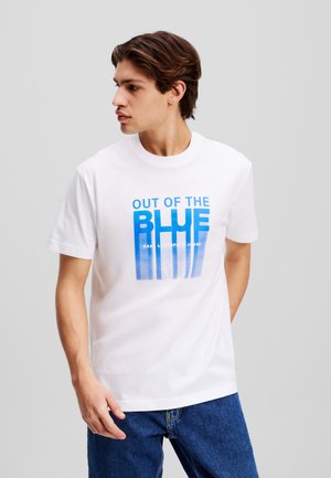 REG OUT OF TEE - Print T-shirt - white