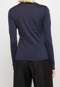 Gestuz Stickad tröja - dark blue