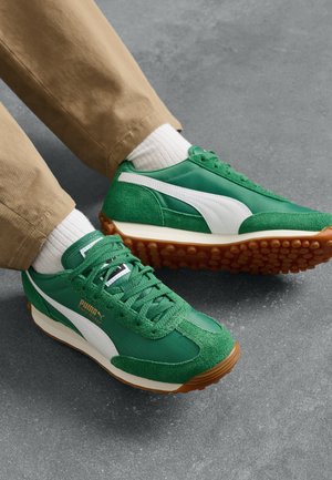Puma EASY RIDER VINTAGE JR - Sneakers low - archive green white