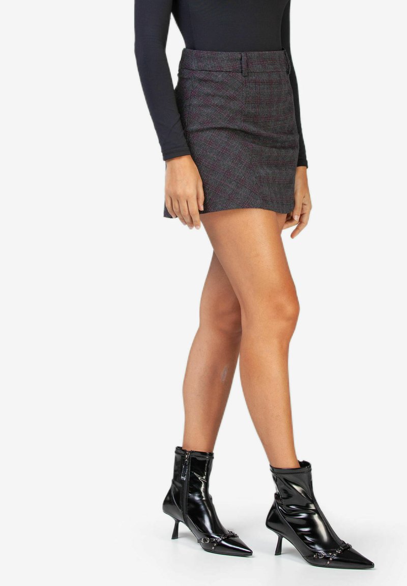 Miriade Tronchetti - nero