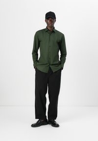 HUGO VALERIO - Formal shirt - dark green