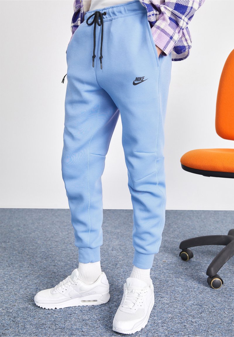 Nike Sportswear TECH FLEECE - Tepláky - polar/black