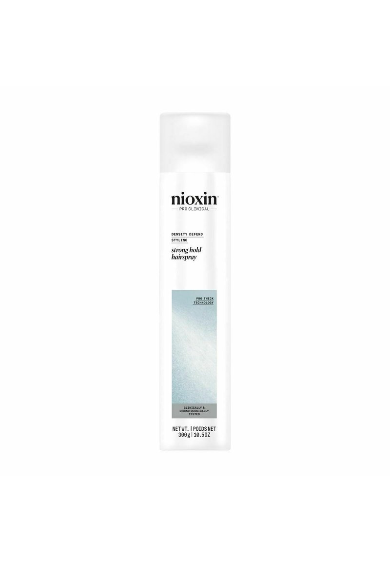 Nioxin sterke hold haarspray in een witte cilindrische spuitbus, met een lichtblauwe verloopontwerp en zwarte tekst, bevat 300g.