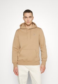 GANT REG SHIELD - Jersey con capucha - warm khaki